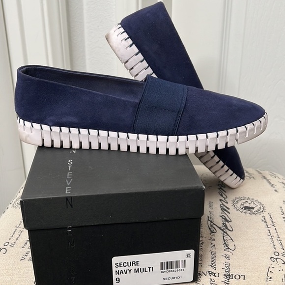 Steven by Steve Madden sneaker with rubber sole, nearly new condition. - Picture 2 of 10